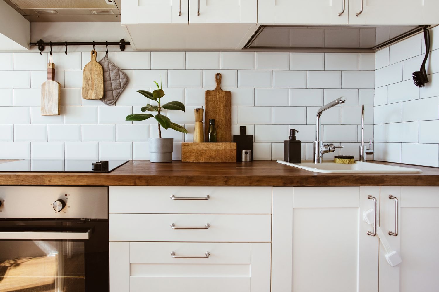 The 5 Biggest Adorning Errors for a Small Kitchen